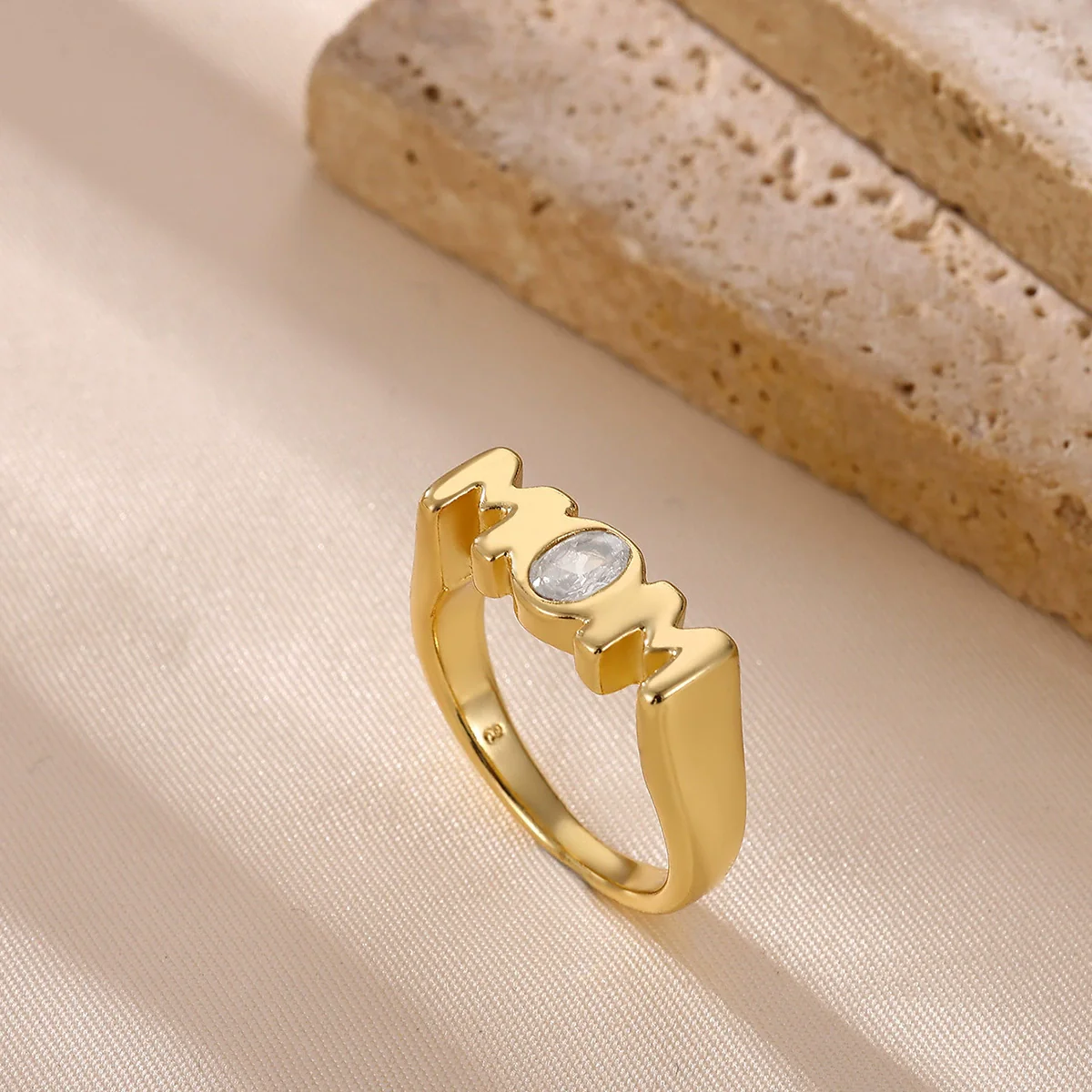 Wholesale Women's Light Luxury Geometric Fruitshaped Stainless Steel Ring Inlaid With Gold Accessories - Image 3