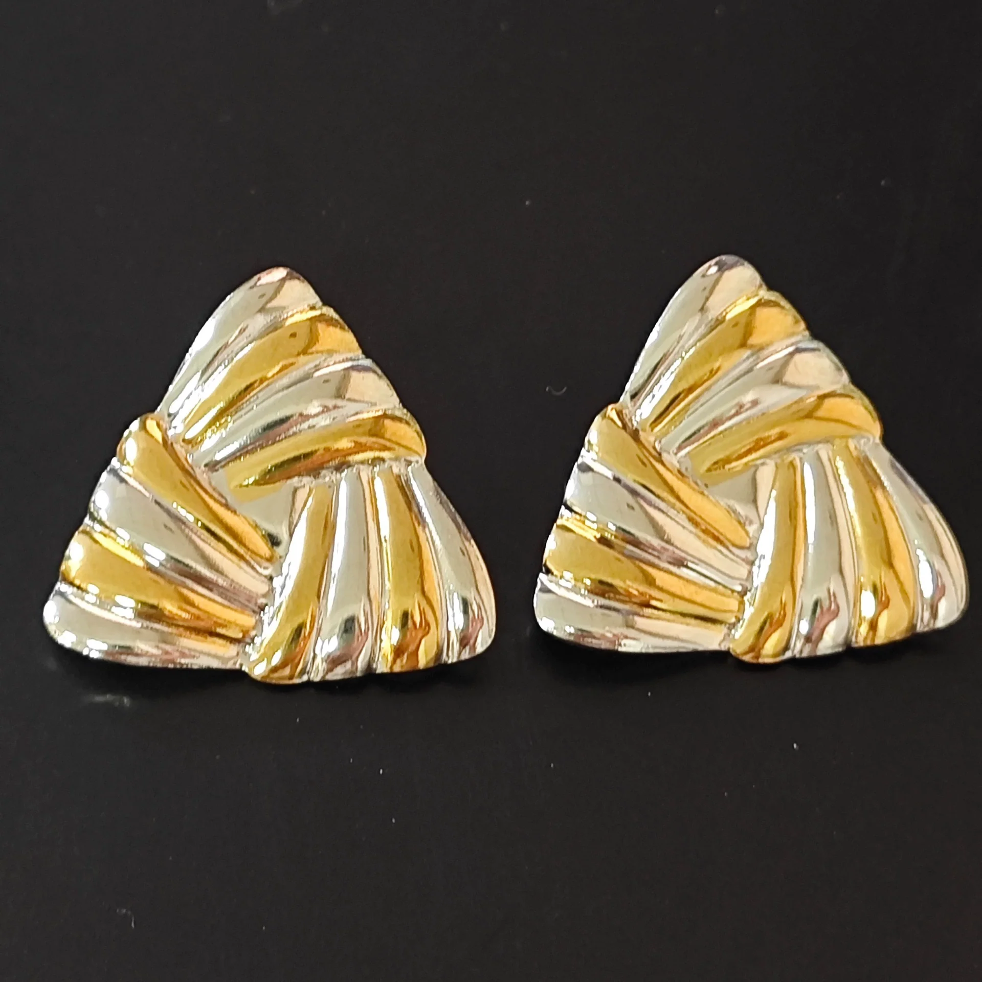 Wholesale Women's Light Luxury Geometric Gold Electroplated Stainless Steel Earrings
