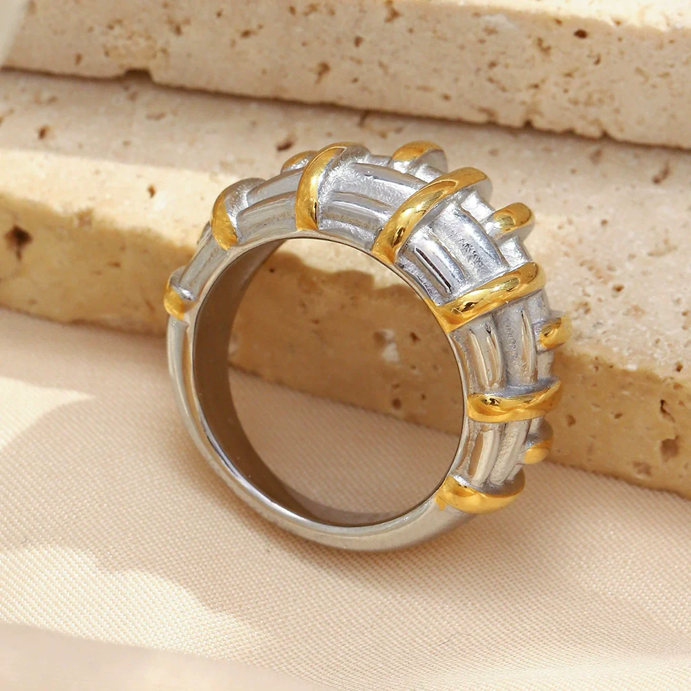 Wholesale Women's Light Luxury Geometric Stainless Steel Electroplated Cross Ring Hand Jewelry - Image 4