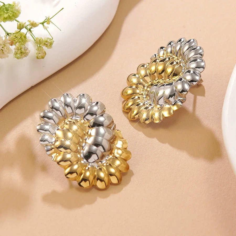 Wholesale Women's Light Luxury Geometric Stainless Steel Goldplated Earrings - Image 4