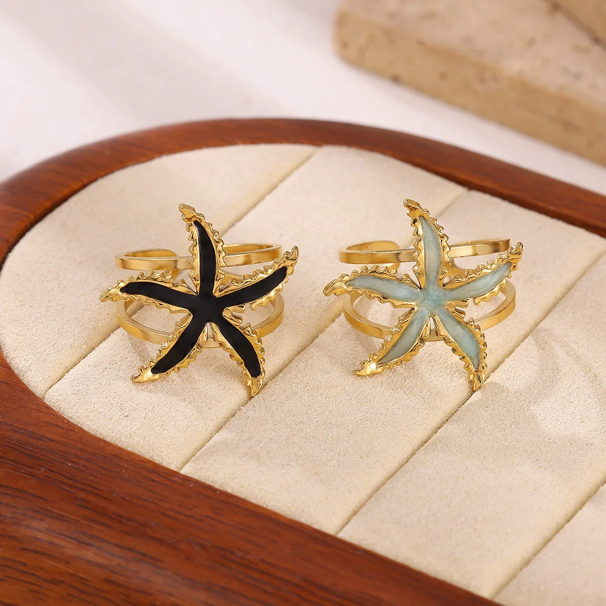 Wholesale Women's Light Luxury Geometric Starfish Ring Inlaid With Gold Stainless Steel Jewelry - Image 2