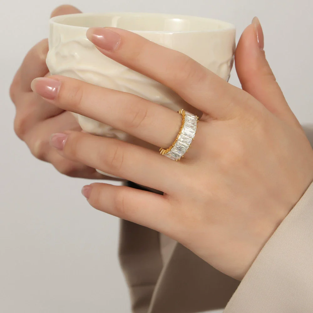 Wholesale Women's Light Luxury Geometric Zirconia Inlaid Goldplated Titanium Steel Ring - Image 6