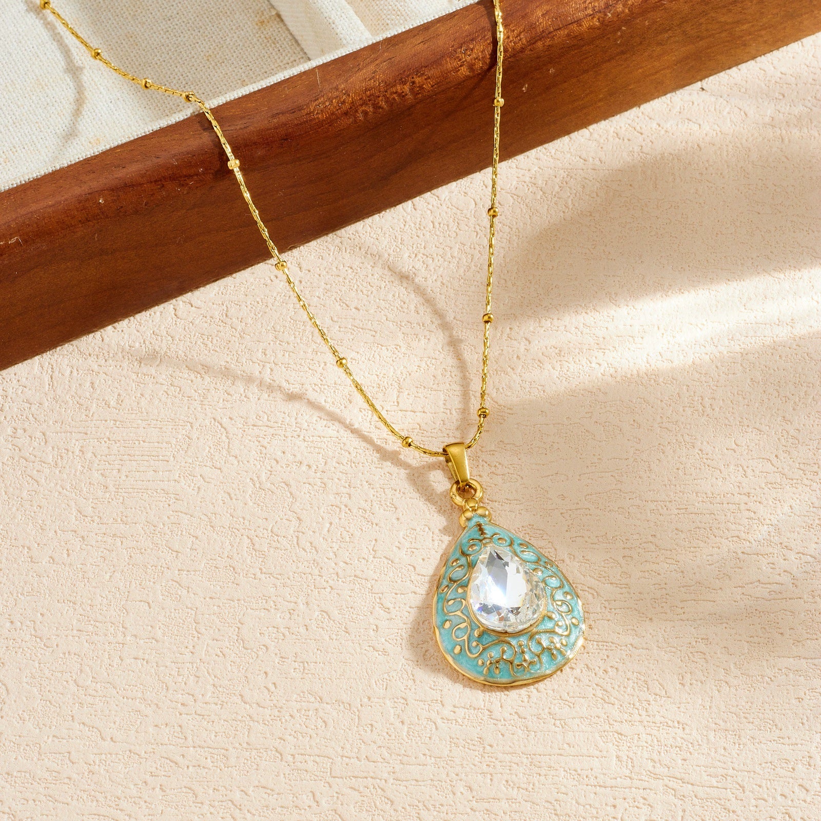 Wholesale Women's Light Luxury Goldplated Stainless Steel Drop Shape Carved Water Drop Necklace With Diamond Inlay And Bamboo Chain - Image 3