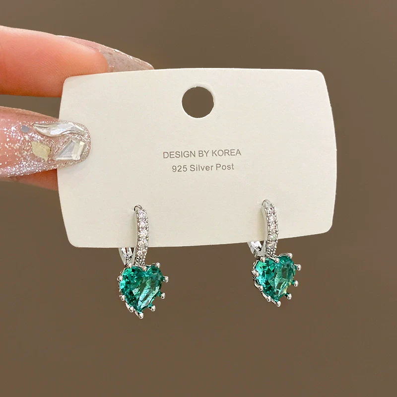 Wholesale Women's Light Luxury Niche Exquisite High Sense Copper Heart Shape Electroplating Love Earrings - Image 4