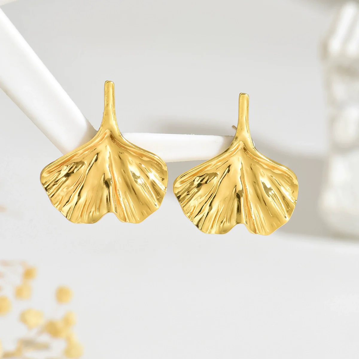 Wholesale Women's Light Luxury Stamped Stainless Steel Leaf Earrings