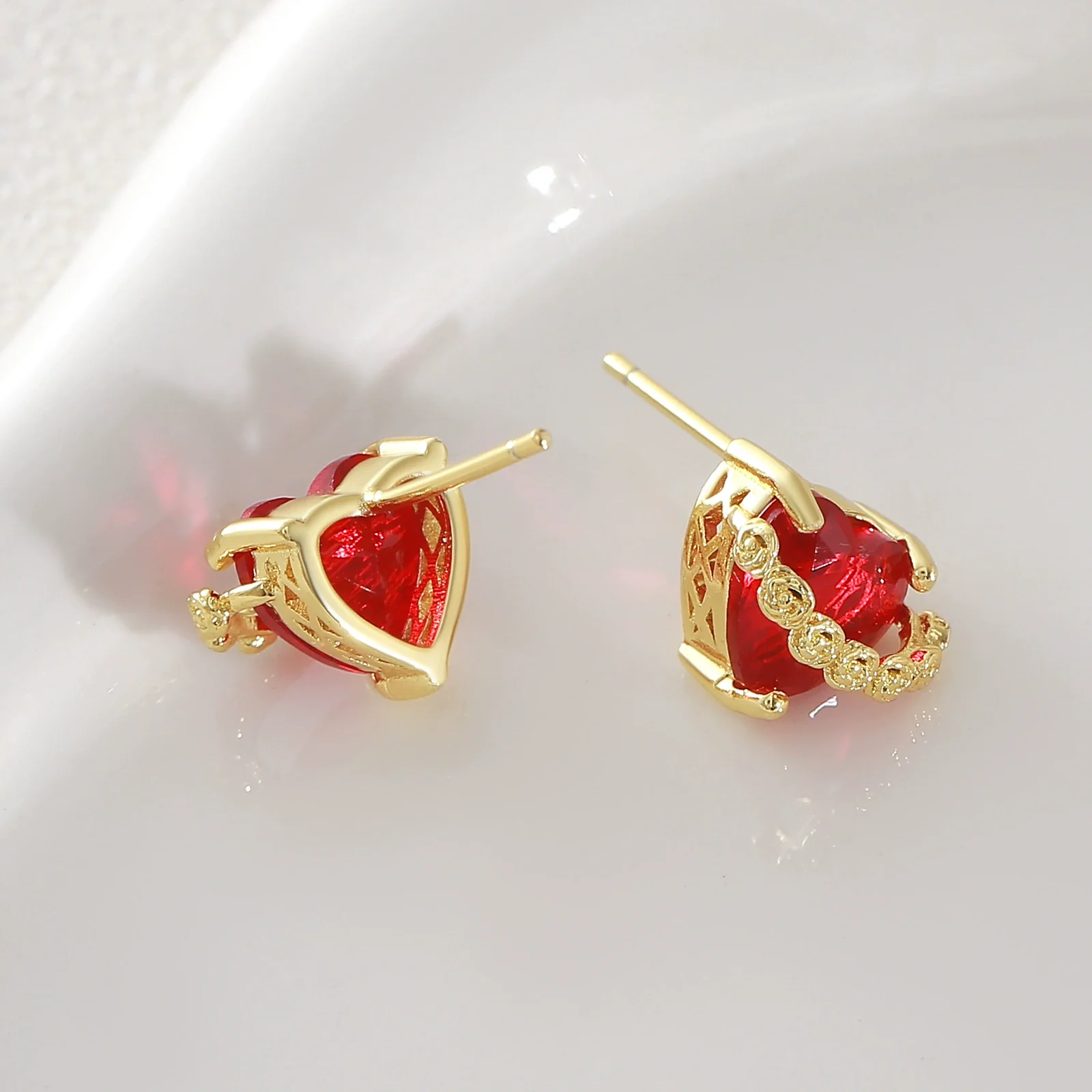 Wholesale Women's Light Luxury Style 18K Goldplated Copper Red Heartshaped Zircon Stud Earrings Jewelry Accessories - Image 3