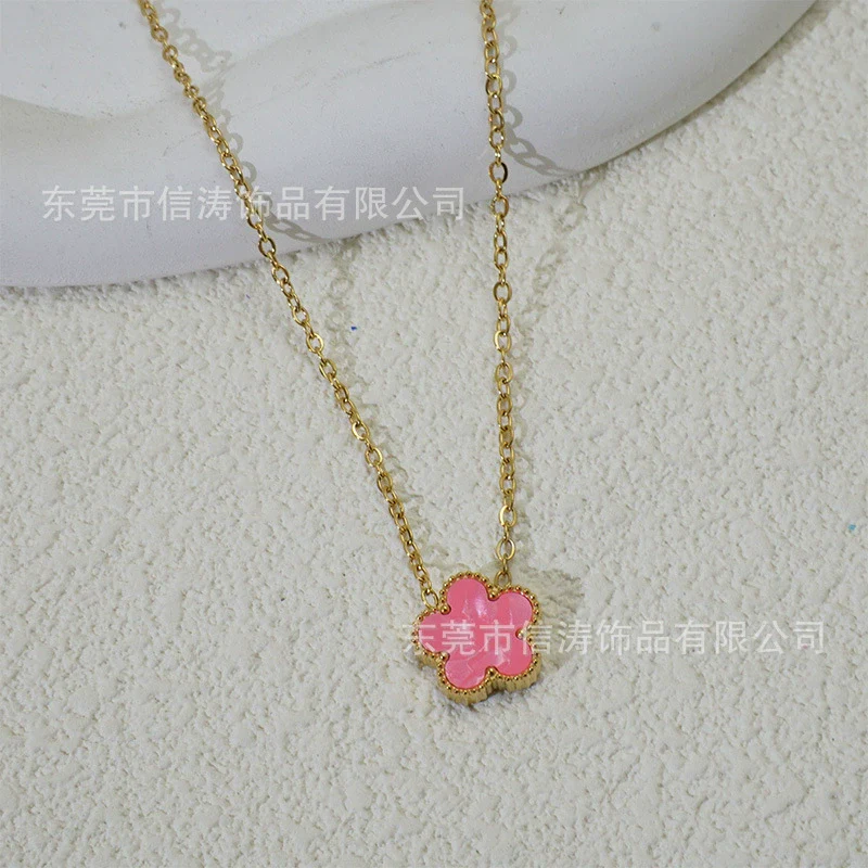Wholesale Women's Light Luxury Style Stainless Steel And Titanium Steel Electroplated Geometric Five Leaf Clover And Flower Pendant Clavicle Necklace - Image 3