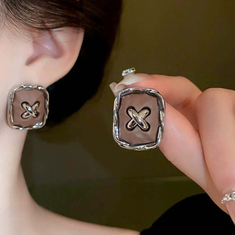 Wholesale Women's Light Luxury Zinc Alloy Electroplated Circle Square Earrings - Image 3