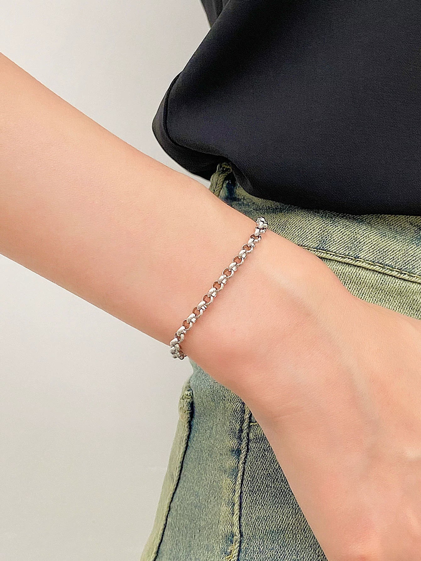 Wholesale Women's Minimalist Geometric Alloy Electroplated Ring Bracelet - Image 7