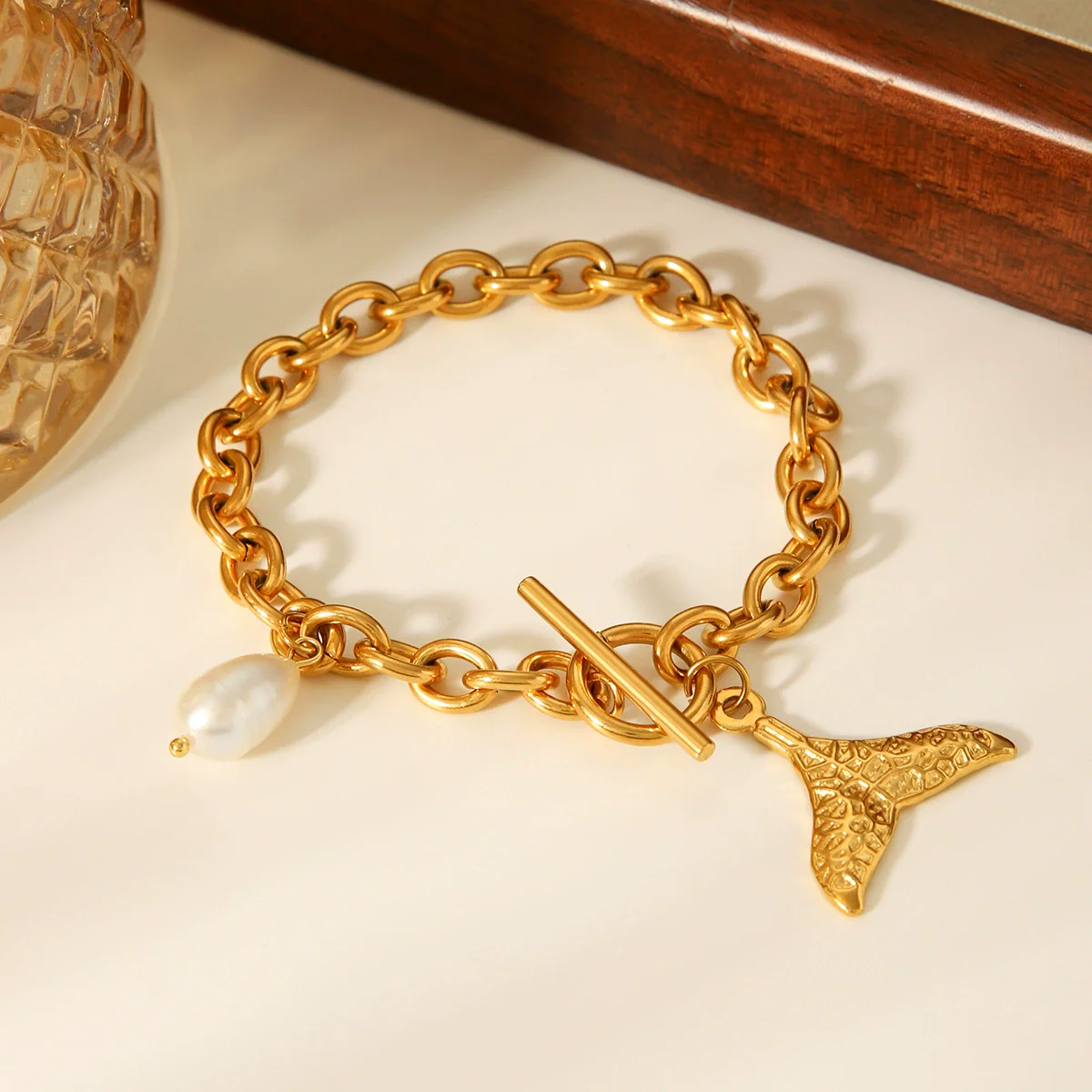 Wholesale Women's Minimalist Geometric Fishtail Pendant Ot Buckle Electroplated Stainless Steel Bracelet Jewelry - Image 3