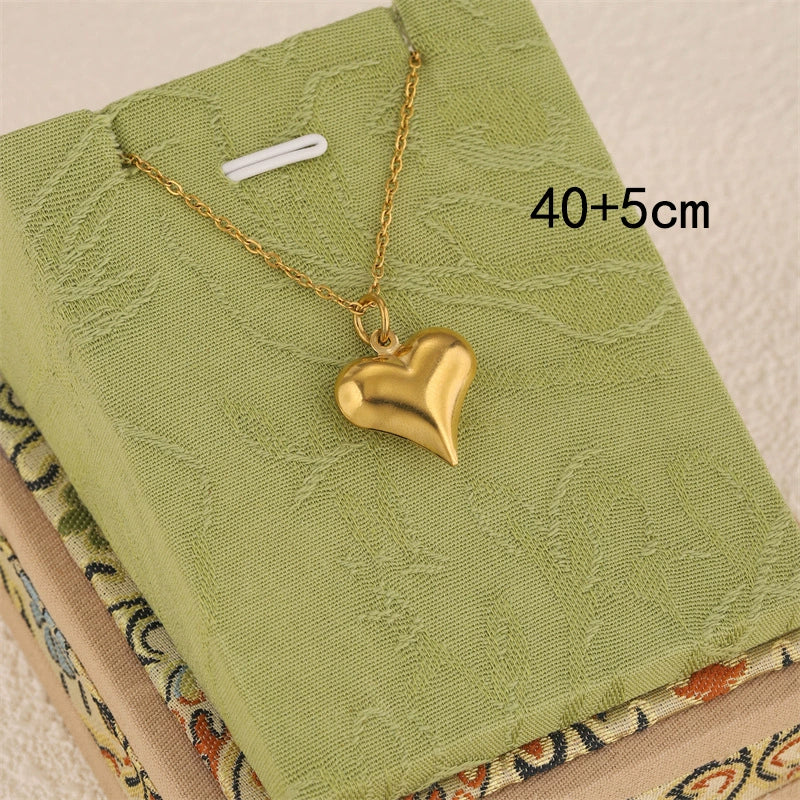 Wholesale Women's Minimalist Geometric Hollow Heart Pendant 18K Gold Stainless Steel Cross Chain Electroplated Necklace Choker Jewelry - Image 5