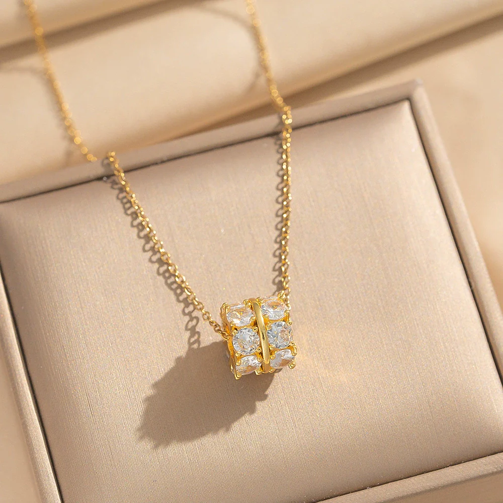 Wholesale Women's Minimalist Light Luxury Cross Chain Necklace With Gold Plated Copper Zircon Pendant And Titanium Steel Chain - Image 2