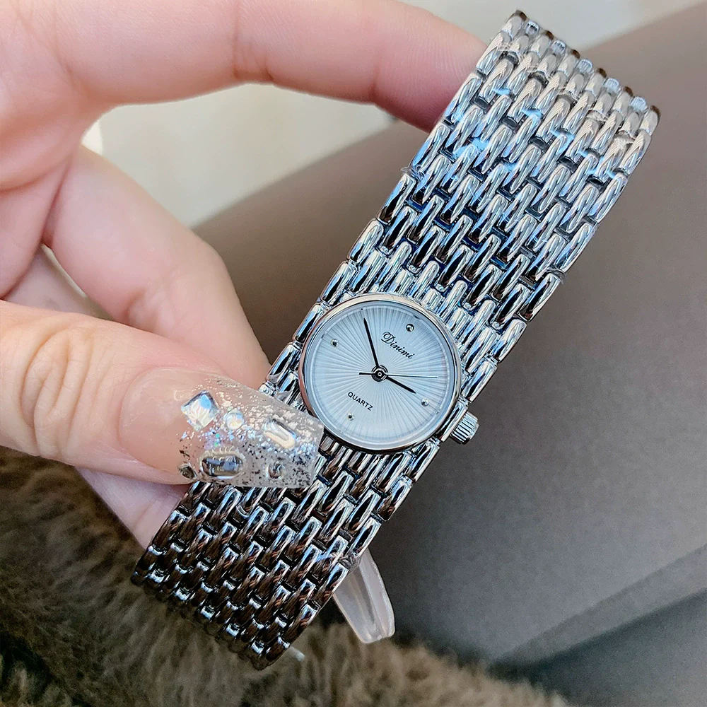 Wholesale Women's Quartz Watch Alloy Material Round Dial Medieval Style - Image 7