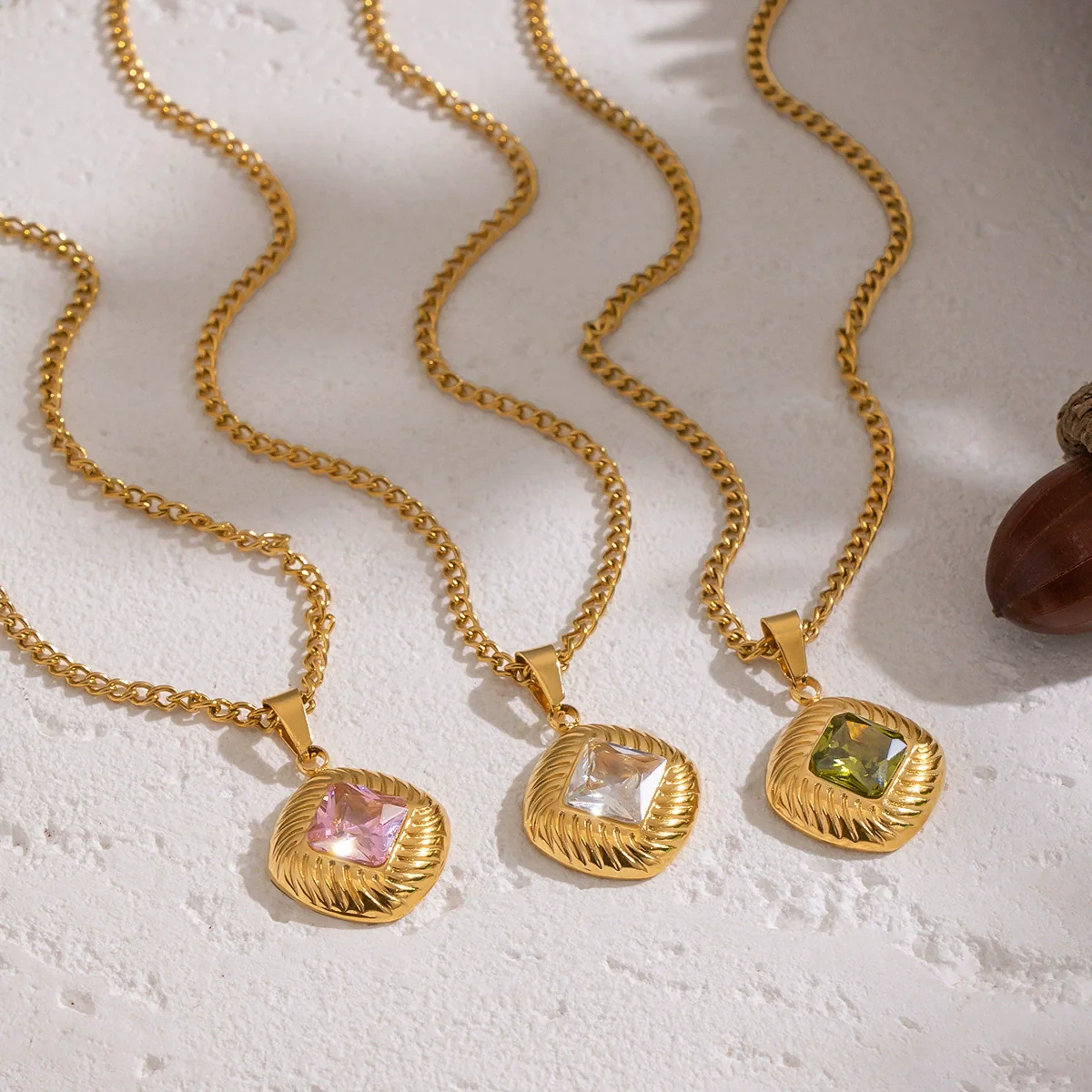 Wholesale Women's Retro Ancient Style Geometric Pattern Square Striped Lace Inlaid Zircon Pendant Necklace With 18K Real Gold Plating And Pvd Furnace Vacuum Real Gold Plating - Image 4