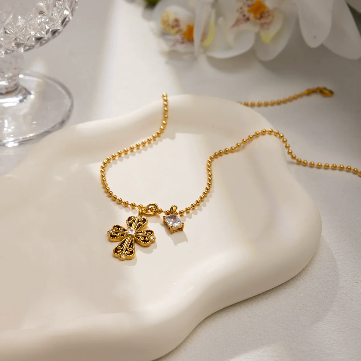 Wholesale Women's Retro Fashion Ins Style Stainless Steel Electroplated Cross Necklace - Image 4