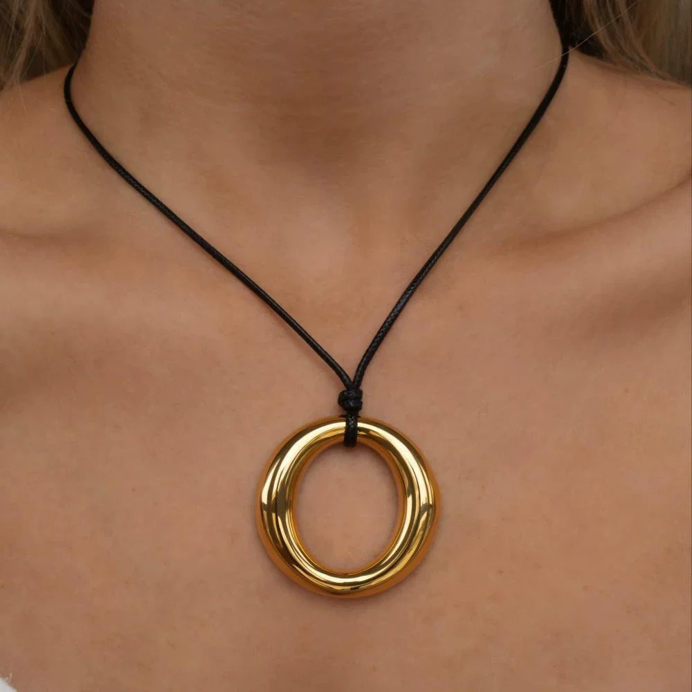 Wholesale Women's Retro Geometric Heartshaped Stainless Steel Wax Rope Chain Pvd Furnace Vacuum Real Gold Plated Pendant Necklace - Image 2