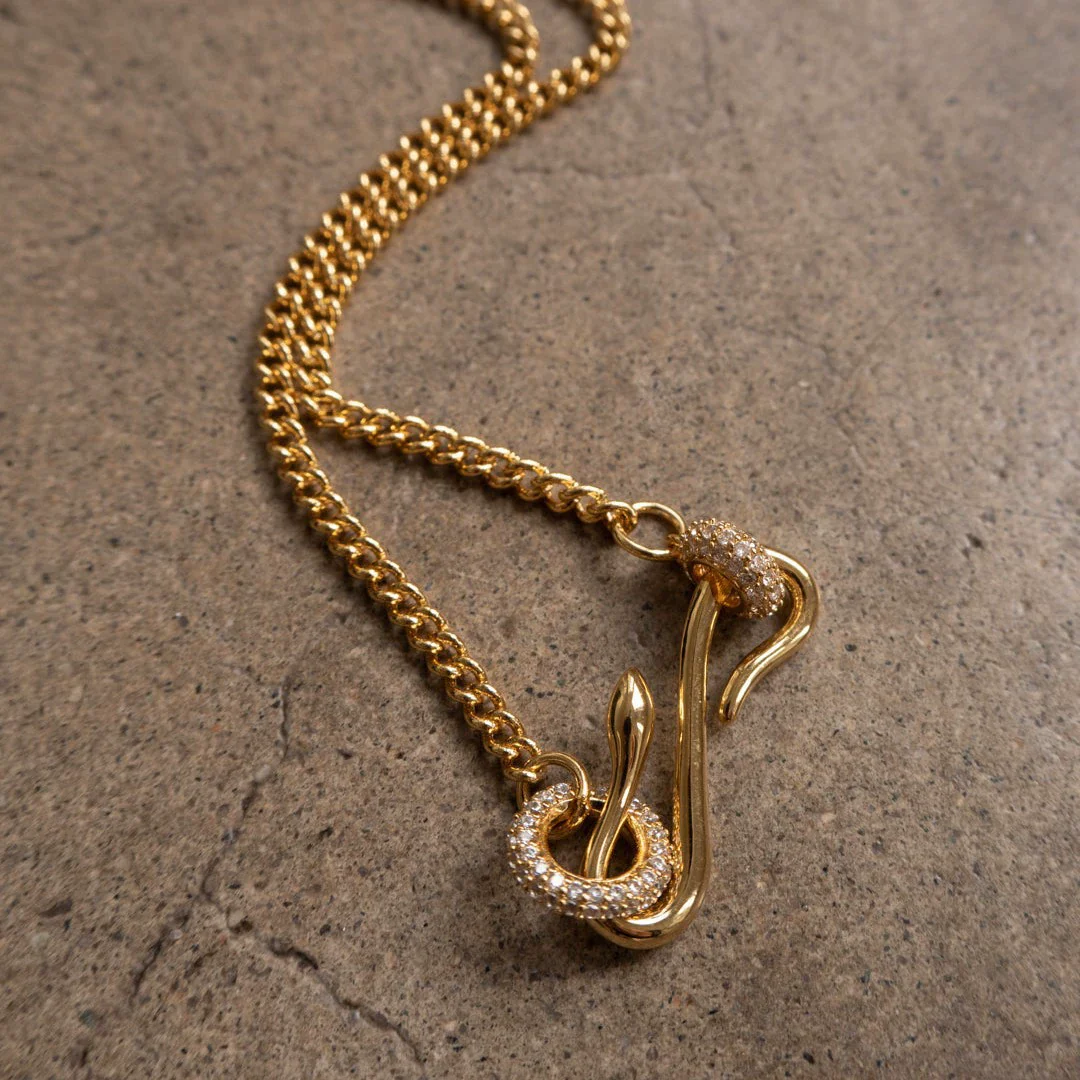 Wholesale Women's Retro Geometric Snakeshaped Necklace With Copper Chain And Titanium Steel Pendant Electroplated - Image 2