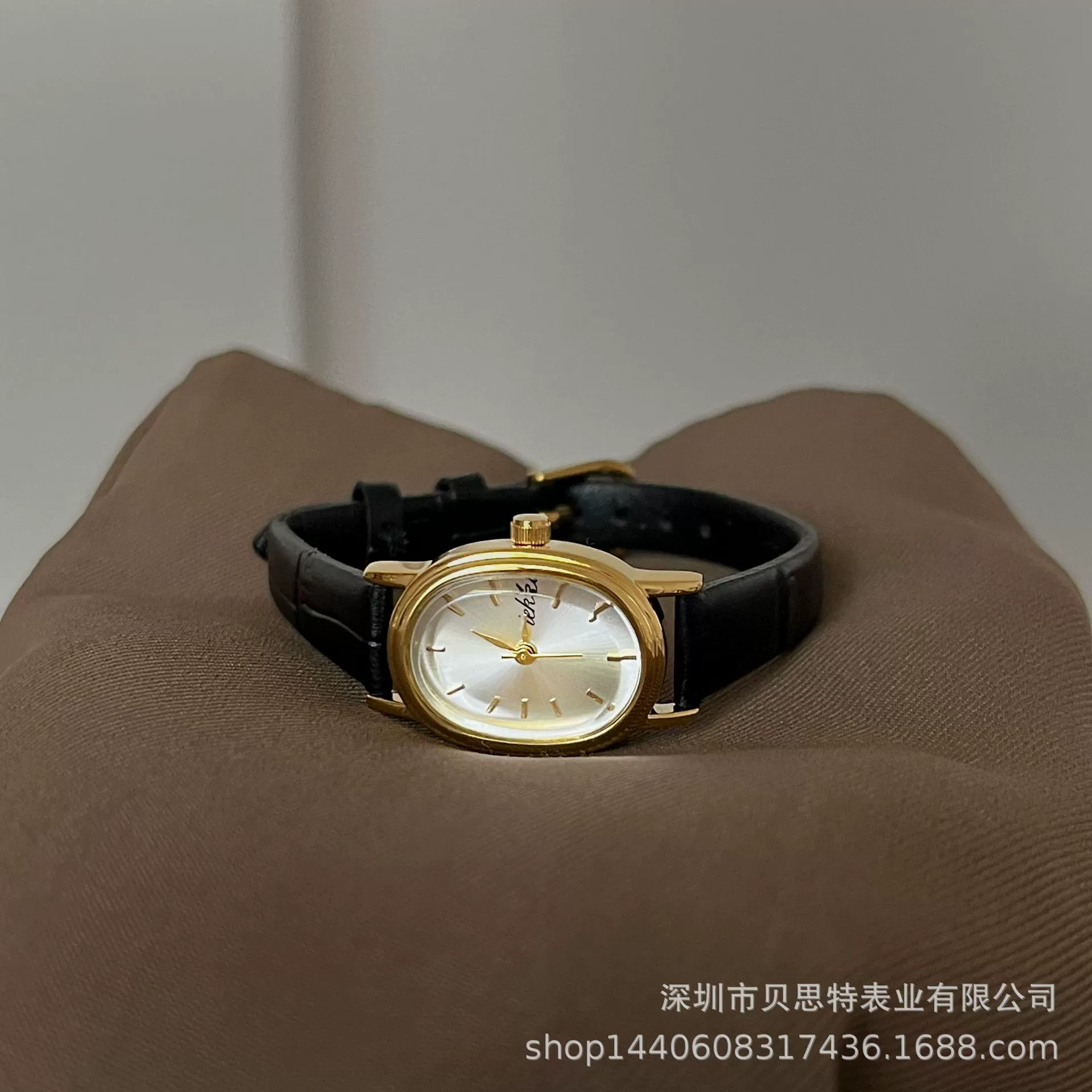 Wholesale Women's Retro Oval Alloy Case Leather Strap Watch Medieval Style - Image 2
