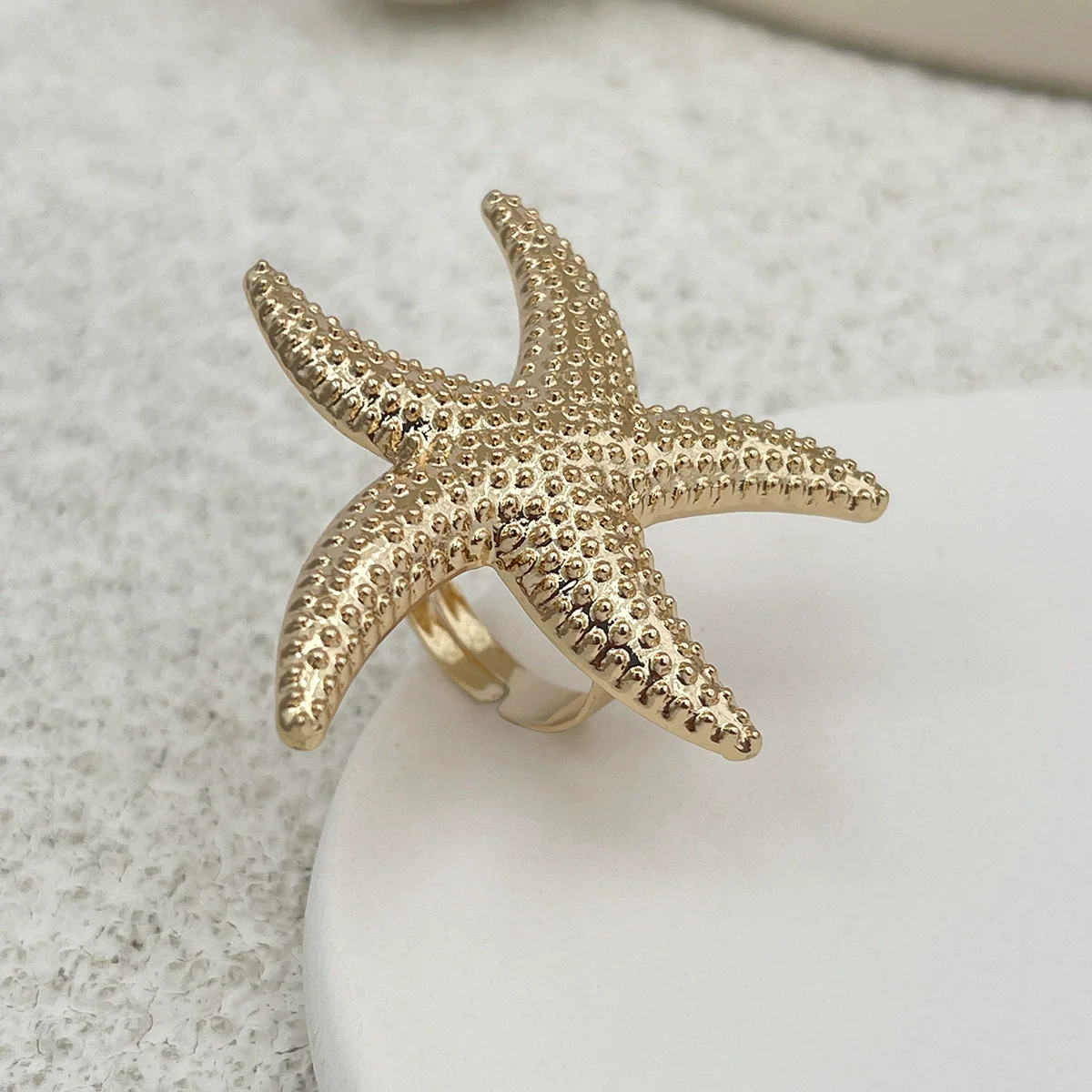 Wholesale Women's Ring Imitation Pearl Hollow Flower Geometric Electroplating - Image 4