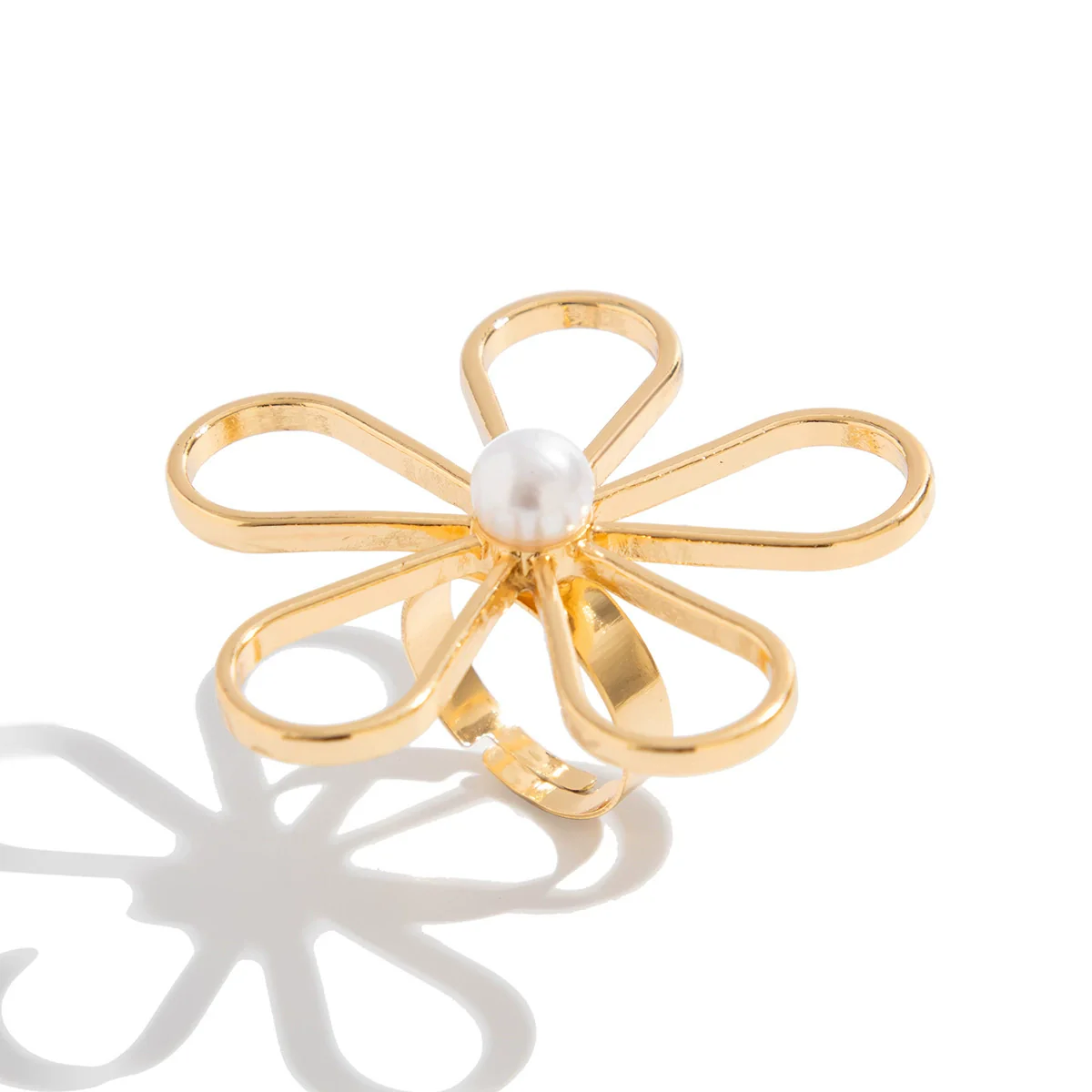 Wholesale Women's Ring Imitation Pearl Hollow Flower Geometric Electroplating - Image 5