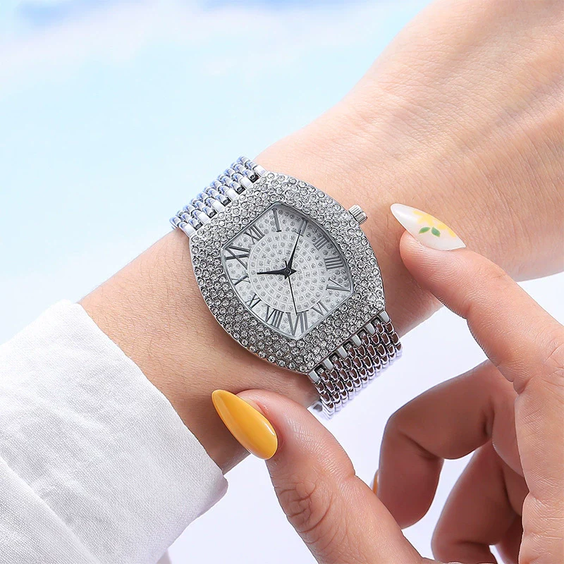 Wholesale Women's Roman Style Fashion Metal Round Dial Quartz Watch - Image 4