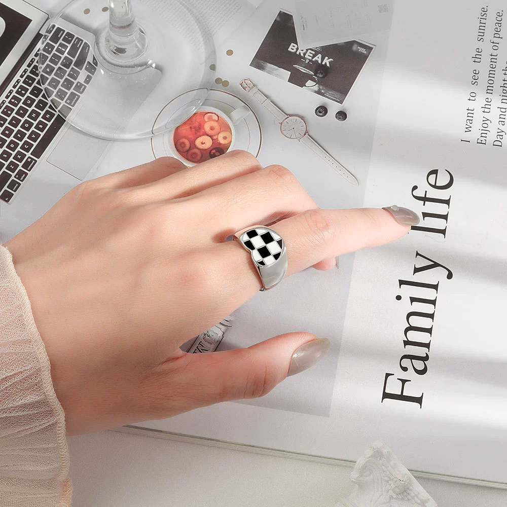 Wholesale Women's S925 Sterling Silver Geometric Checkerboard Check Ring With Electroplating - Image 3