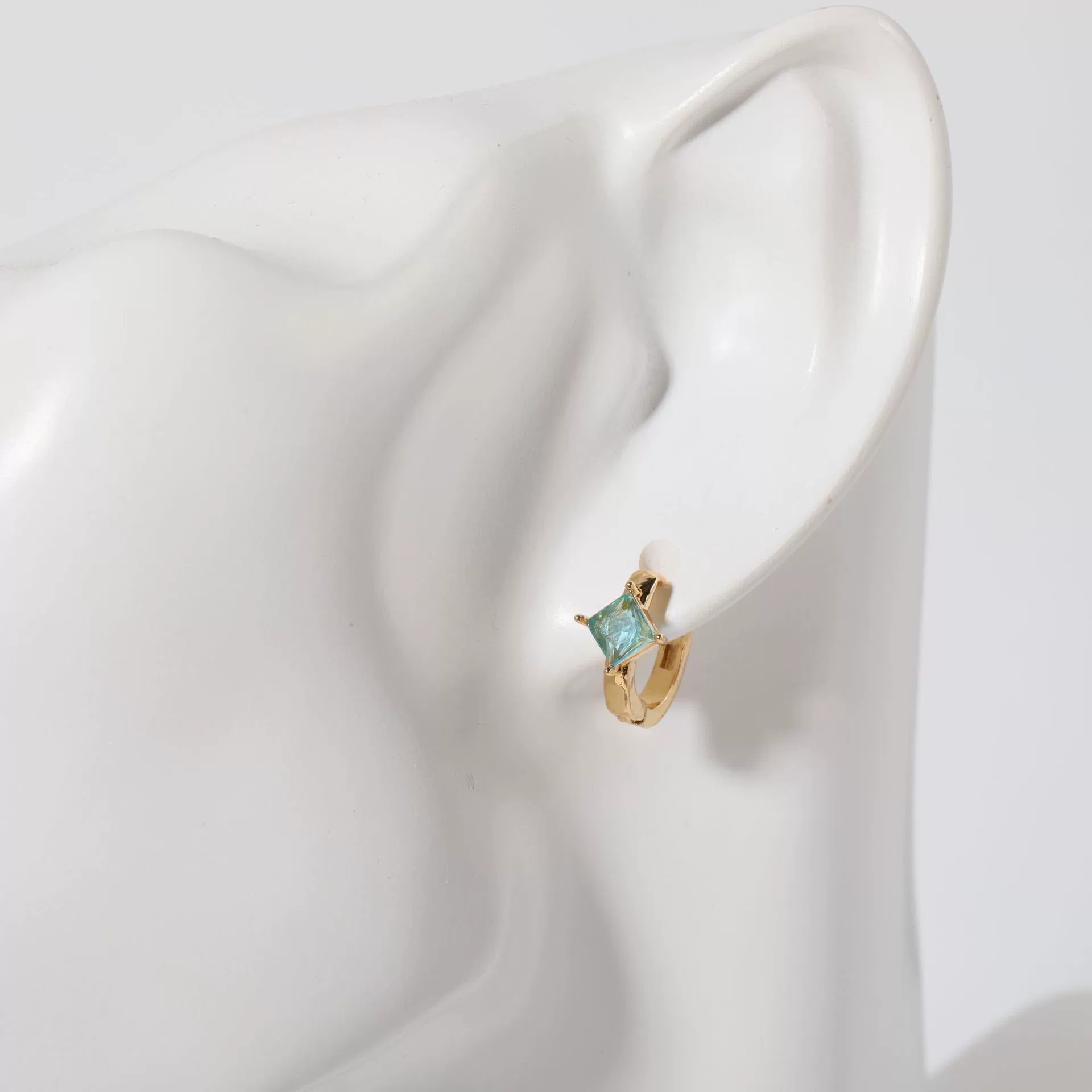 Wholesale Women's Simple Fashion Rhombus Pattern Copper Diamond Earrings Jewelry - Image 3