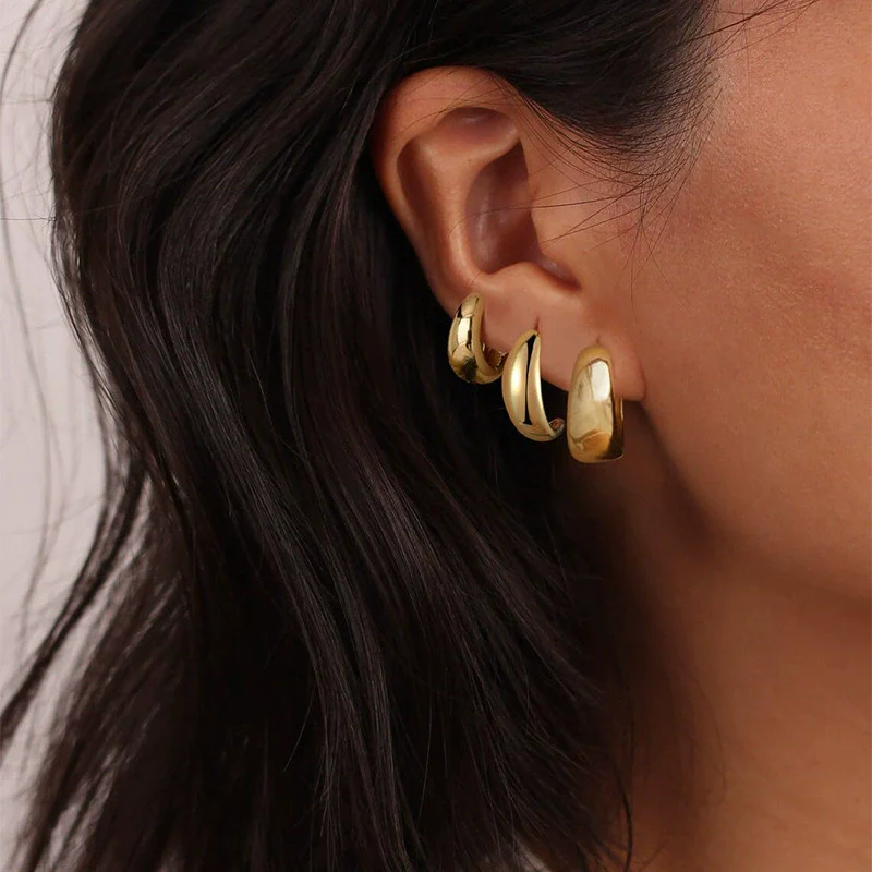 Wholesale Women's Simple Geometric Copper Hoop Earrings With Electroplating