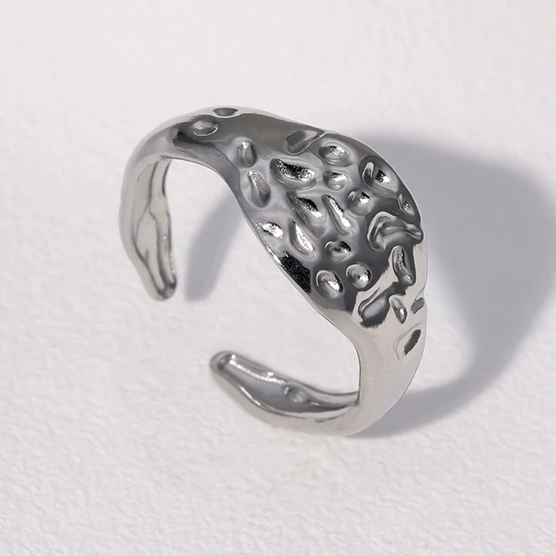 Wholesale Women's Simple Geometric Hammer Pattern Stainless Steel Open Ring With 18K Gold Electroplating - Image 3
