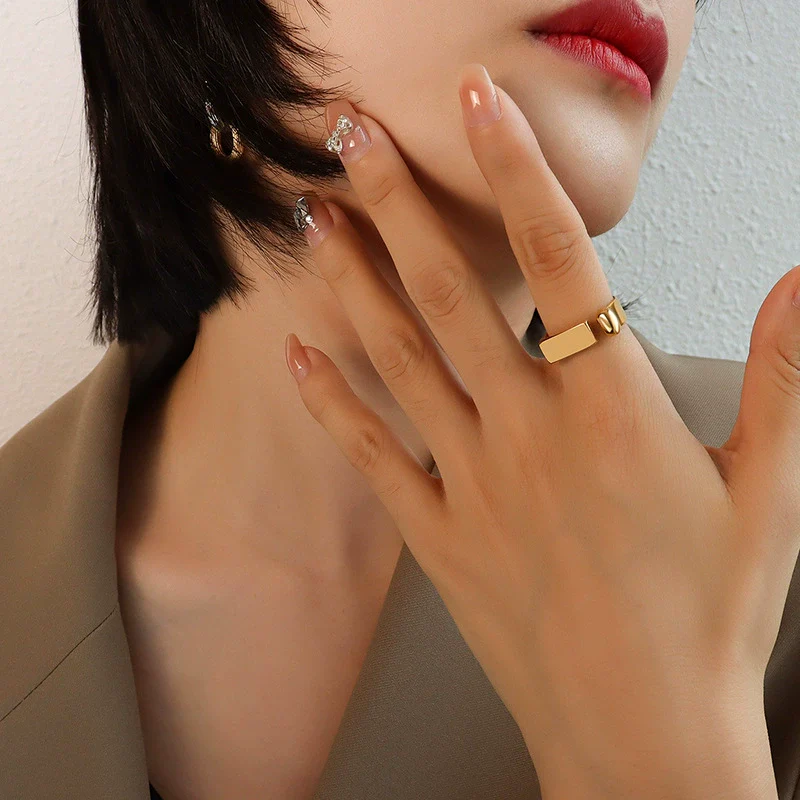 Wholesale Women's Simple Geometric Titanium Steel 18K Gold Electroplated Open Ring Without Fading - Image 3