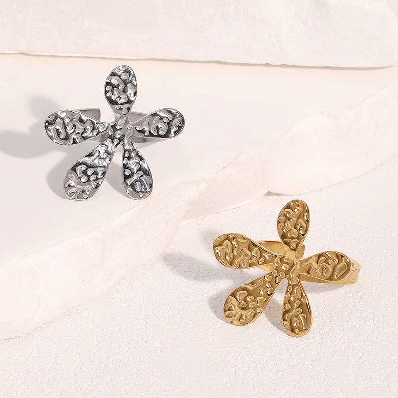 Wholesale Women's Simple Hammered Flower Electroplated Stainless Steel Open Ring Bracelet