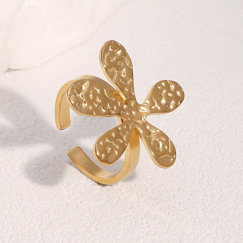 Wholesale Women's Simple Hammered Flower Electroplated Stainless Steel Open Ring Bracelet - Image 2