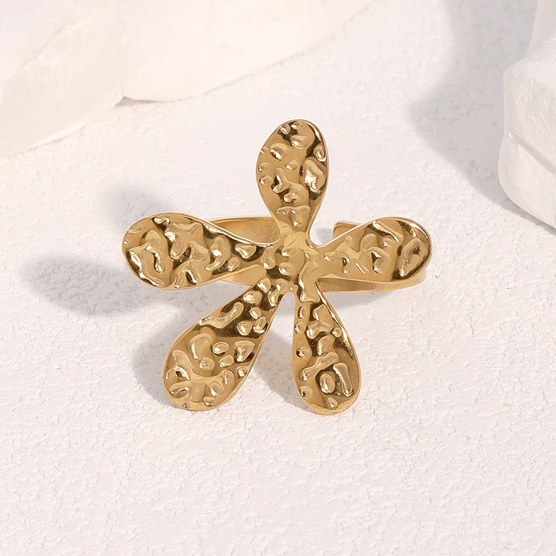 Wholesale Women's Simple Hammered Flower Electroplated Stainless Steel Open Ring Bracelet - Image 4