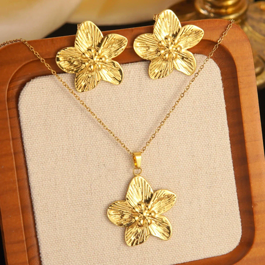 Wholesale Women's Simple Plants And Flowers Stainless Steel Electroplated Jewelry Set Including Necklace Earrings Ring And Bracelet - Image 2