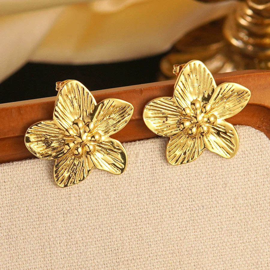 Wholesale Women's Simple Plants And Flowers Stainless Steel Electroplated Jewelry Set Including Necklace Earrings Ring And Bracelet - Image 3
