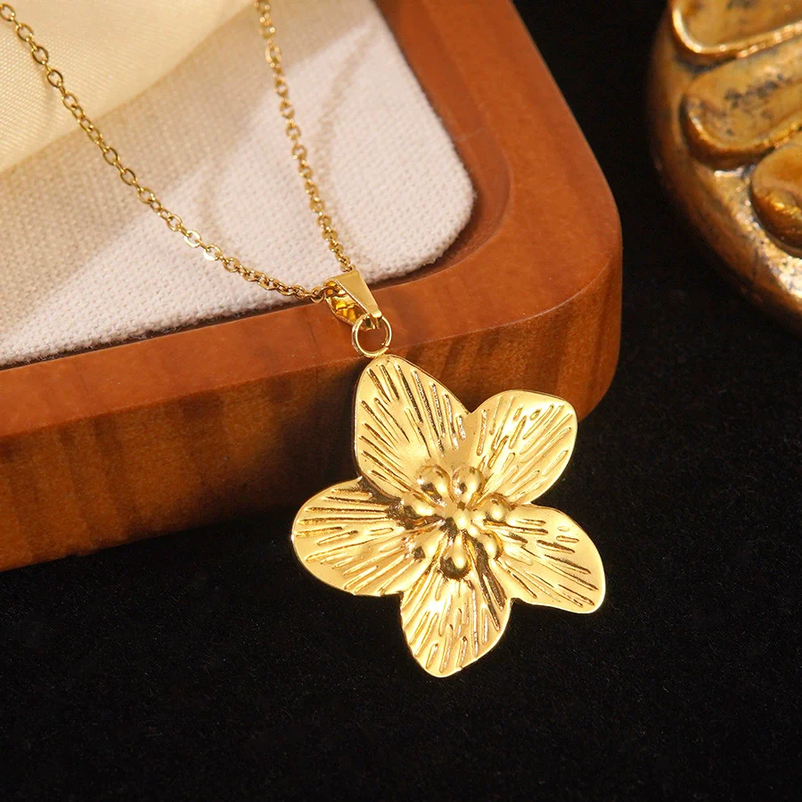 Wholesale Women's Simple Plants And Flowers Stainless Steel Electroplated Jewelry Set Including Necklace Earrings Ring And Bracelet - Image 6