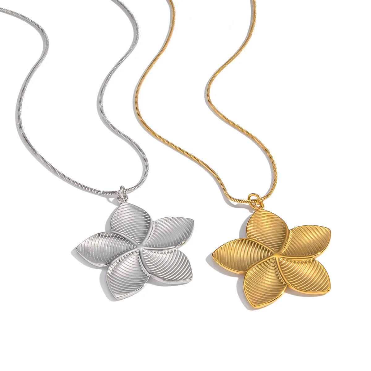 Wholesale Women's Stainless Steel 18K Real Gold Plated Flower Pendant Necklace With Snake Chain French Retro Texture - Image 5