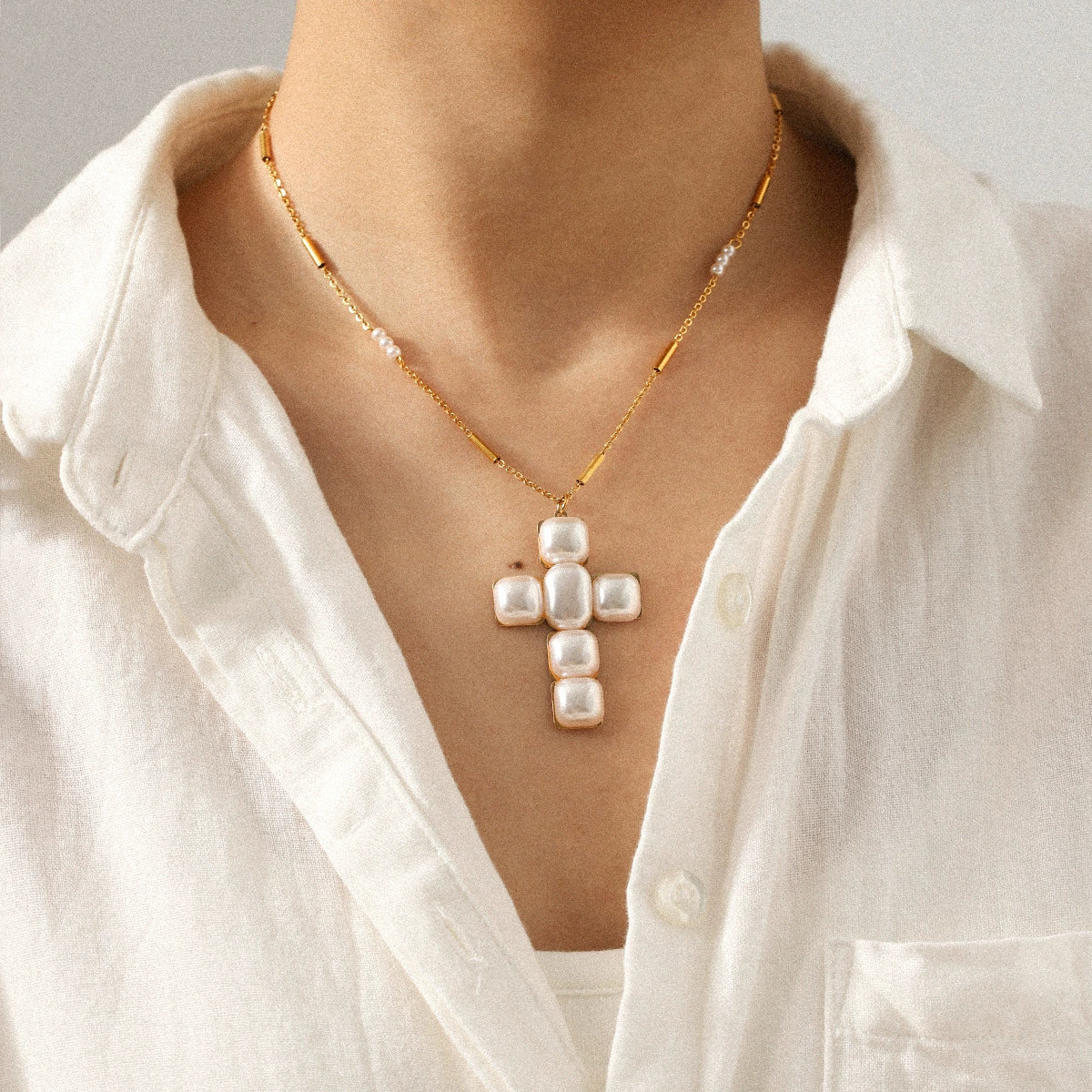 Wholesale Women's Stainless Steel And Artificial Pearl Geometric Cross Necklace Handmade Beaded Chain Inlaid With Pearls - Image 2