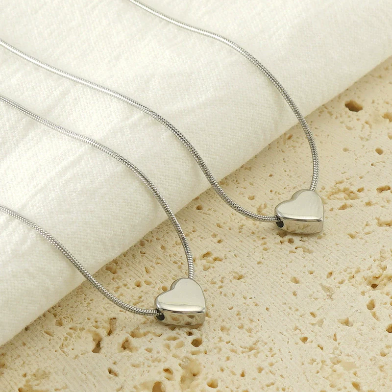 Wholesale Women's 316L Stainless Steel And 316L Stainless Steel Love Necklace With Letter Pendant And Snake Bone Chain Electroplated Fashion Minimalist Style - Image 3