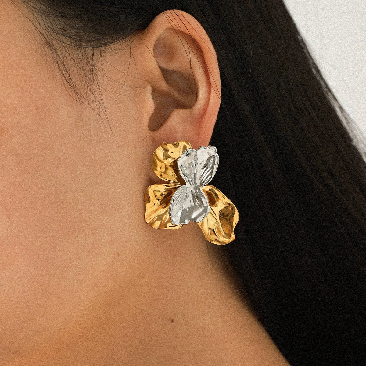 Wholesale Women's Stainless Steel Electroplated Hammered Geometric And Flower Earrings - Image 4