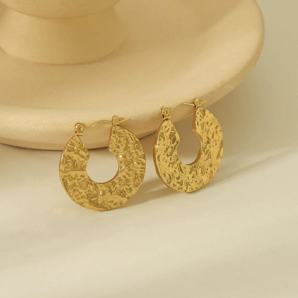 Wholesale Women's Stainless Steel Geometric Hammer Earrings With 18K Gold Electroplating - Image 2