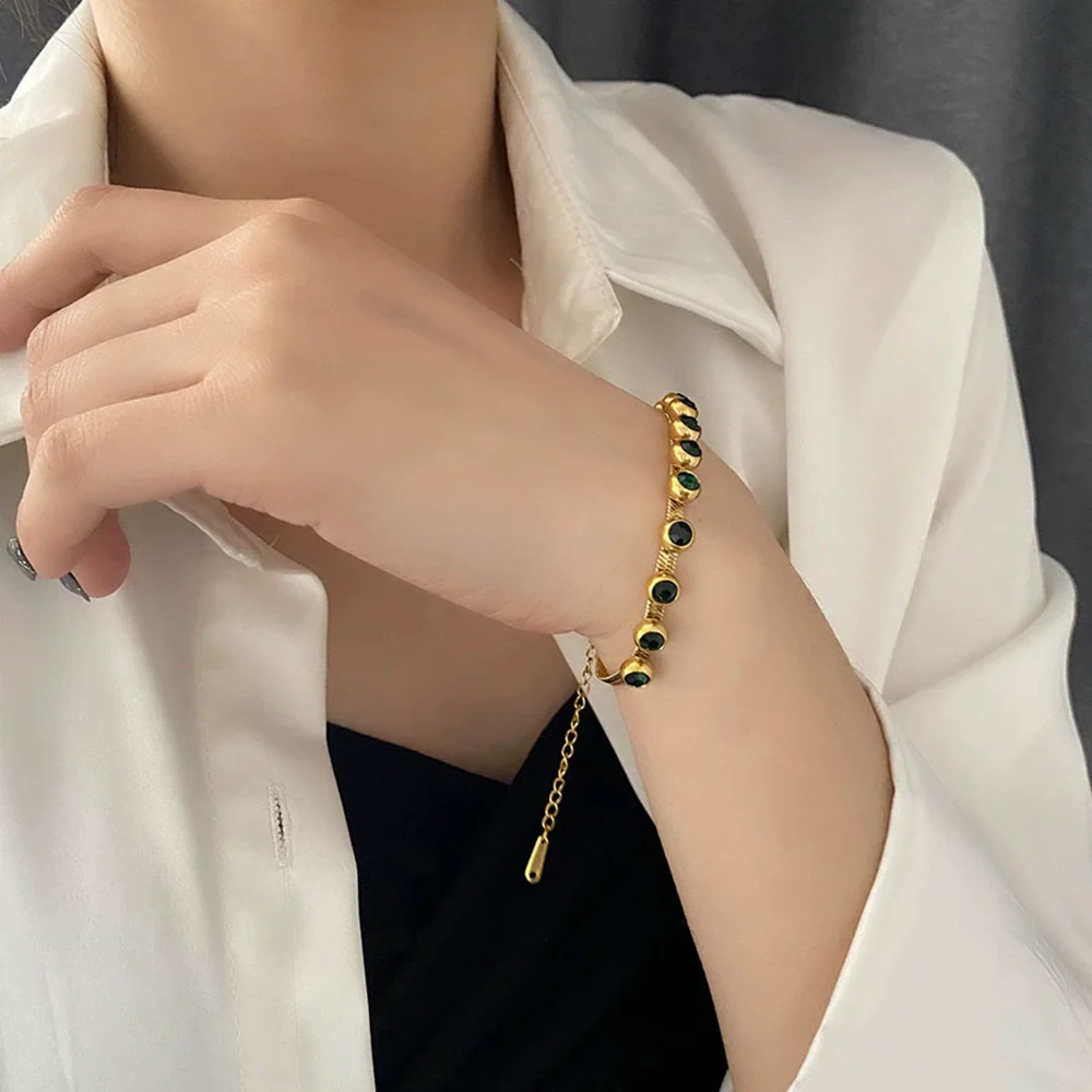 Wholesale Women's Stainless Steel Geometric Style Electroplated Bracelet - Image 3