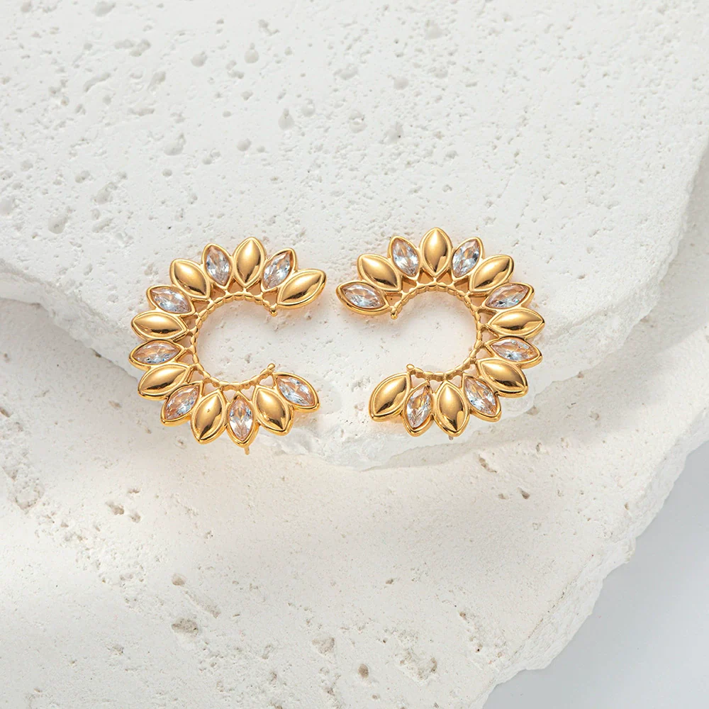 Wholesale Women's Stainless Steel Goldplated Jewelry With White Zircon Inlay Cshaped Drop Design Electroplated Earrings