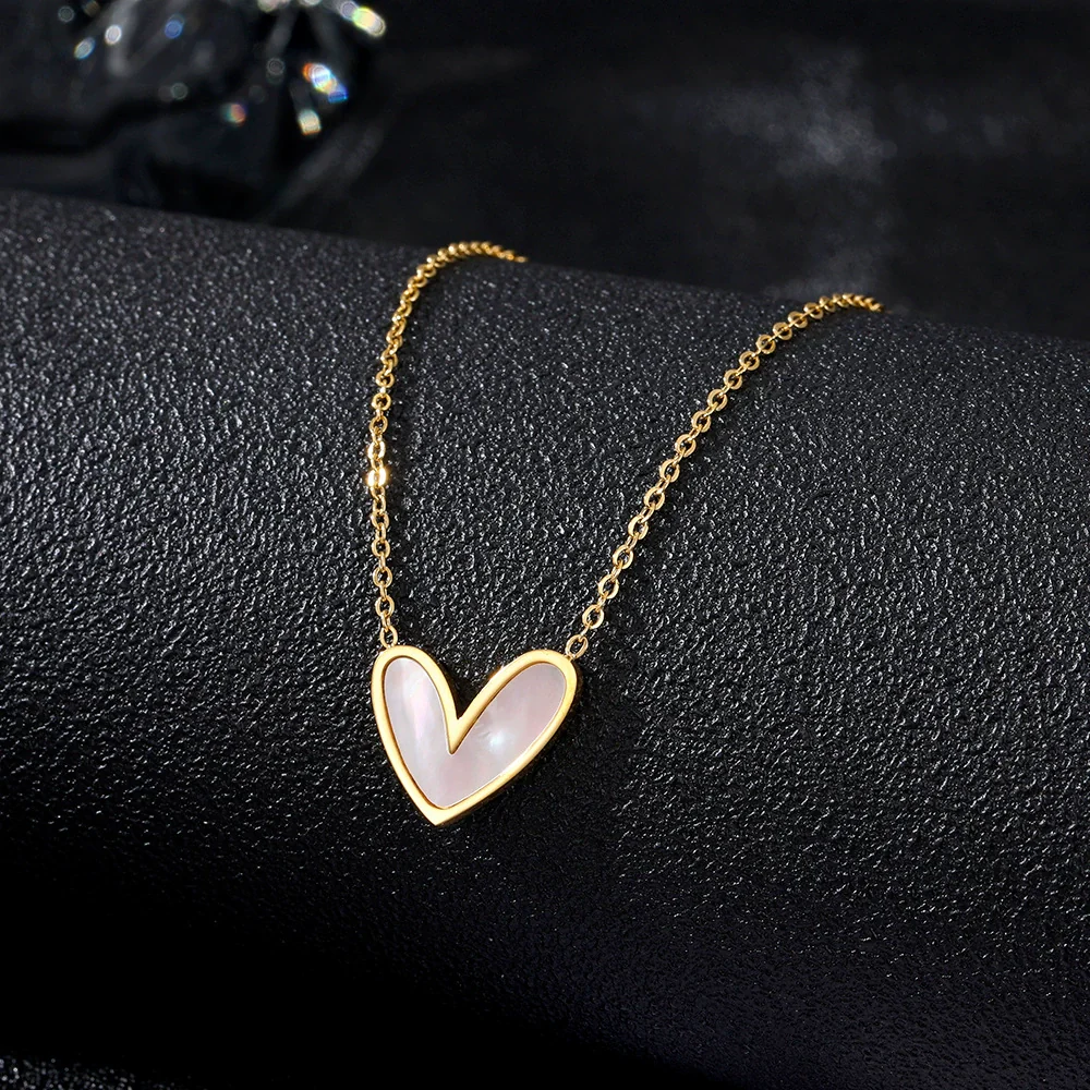 Wholesale Women's Stainless Steel Heart Ochain Necklace With Geometric Pattern And Electroplating Light Luxury Style - Image 4