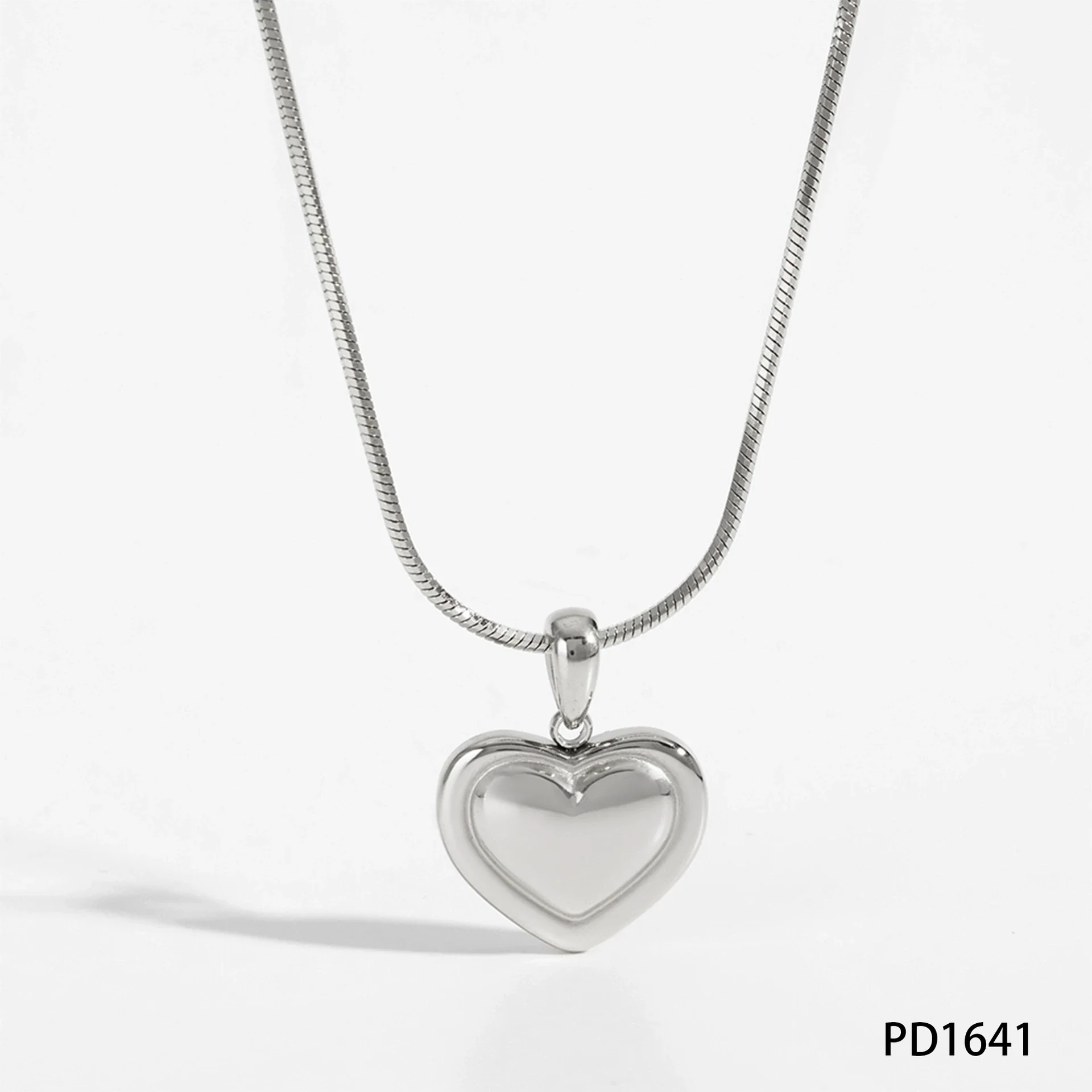 Wholesale Women's Stainless Steel Heart Shape Light Luxury Style Real Gold Plated Love Pendant Necklace - Image 6