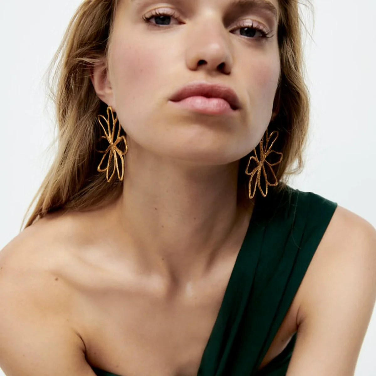 Wholesale Women's Stainless Steel Pvd Furnace Vacuum Real Gold Plated Exaggerated Stylish Oversized Flower Earrings - Image 2