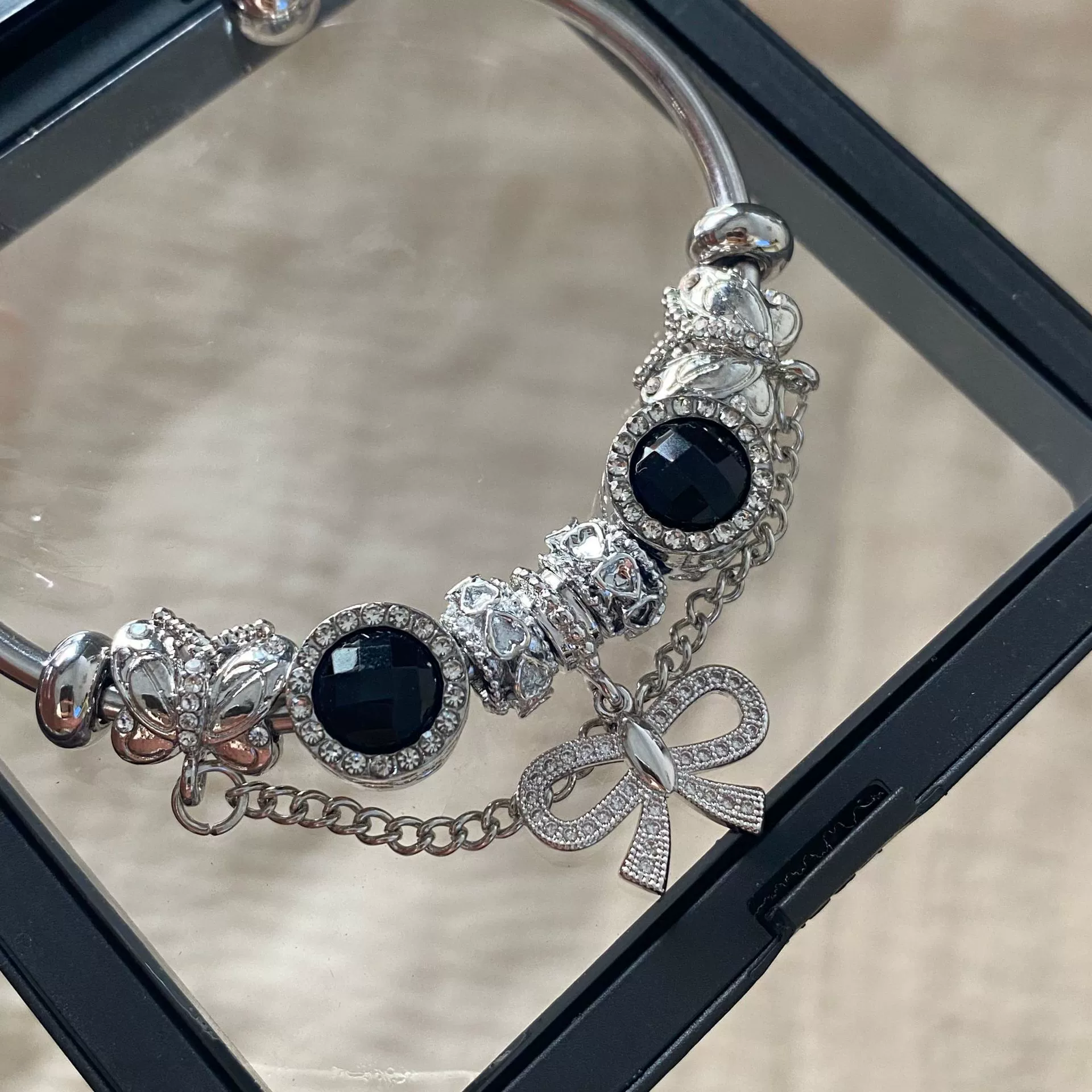 Wholesale Women's Titanium Steel Electroplated Black Rose Bracelet With Black Bowknot Niche Retro Light Luxury Beaded Jewelry - Image 4