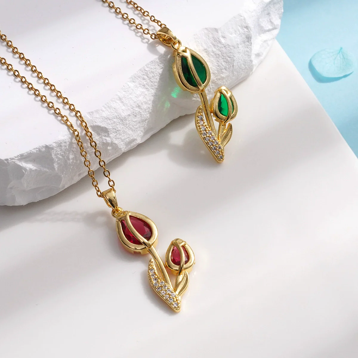 Wholesale Women's Titanium Steel Necklace Copper Gold Plated Cat's Eye Tulip Design With Mixed Gem Inlay And Ochain Light Luxury Flower Pattern - Image 2