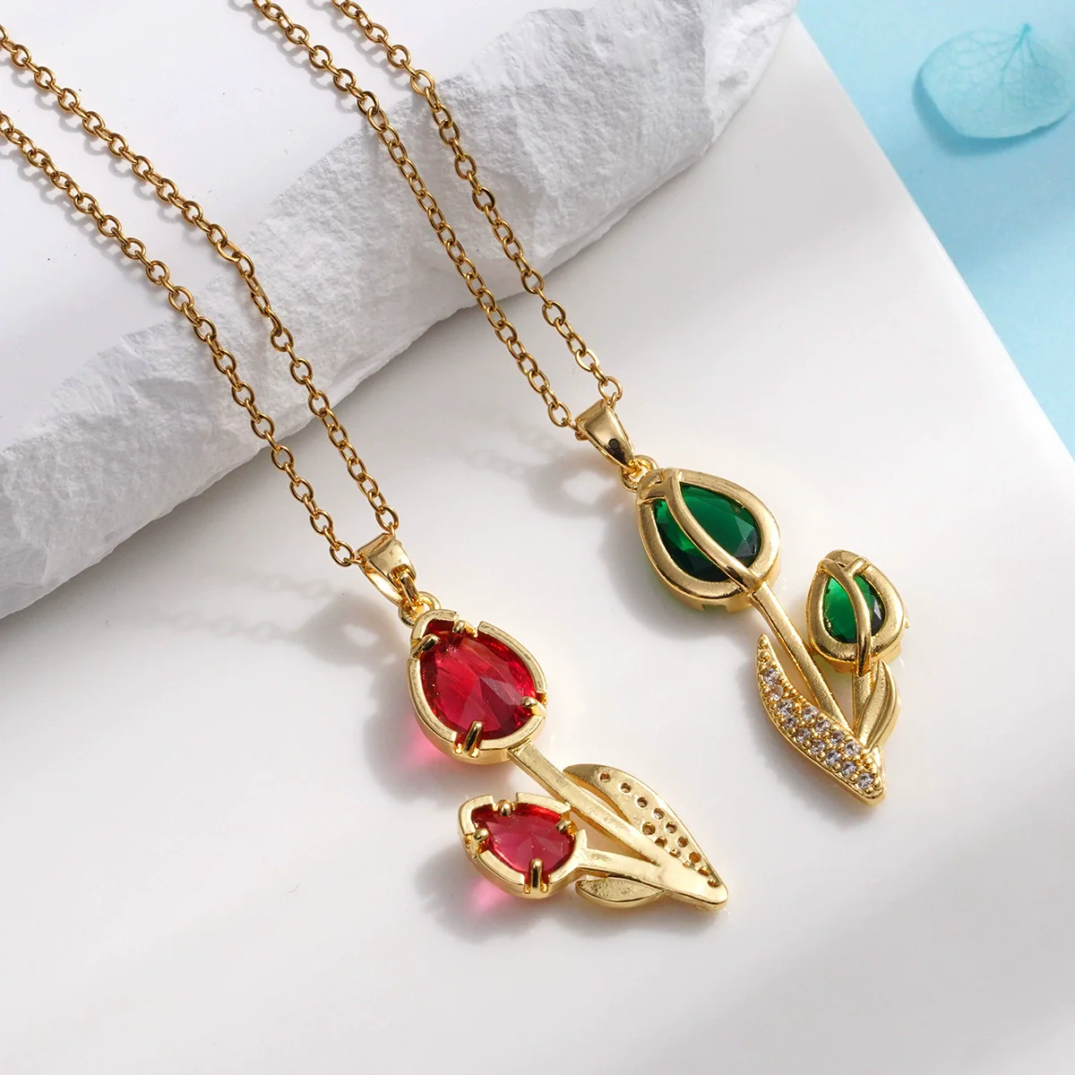 Wholesale Women's Titanium Steel Necklace Copper Gold Plated Cat's Eye Tulip Design With Mixed Gem Inlay And Ochain Light Luxury Flower Pattern - Image 3