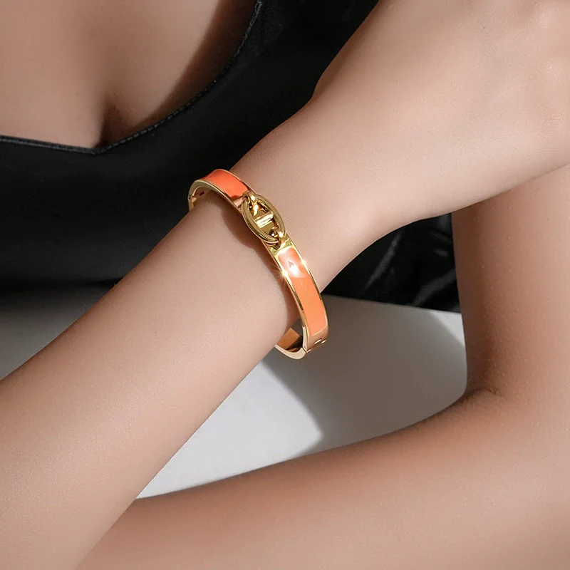 Wholesale Women's Titanium Steel Pig Nose Design Bracelet With 18K Vacuum Furnace Electroplating Modern Minimalist Style - Image 15